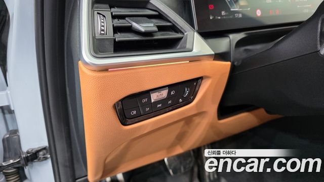 BMW 3-Series 2023 — photo 25