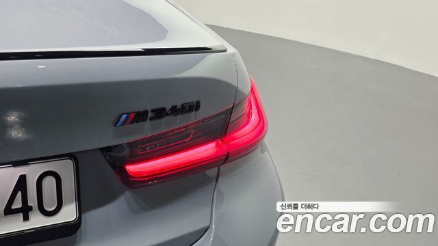 BMW 3-Series 2023 — photo 9