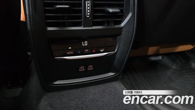 BMW 3-Series 2023 — photo 30