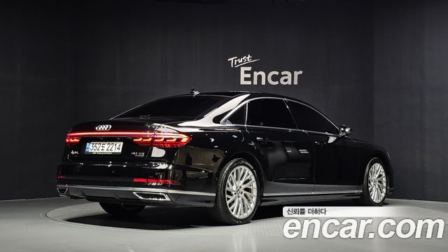 Audi A8 2021 — photo 2