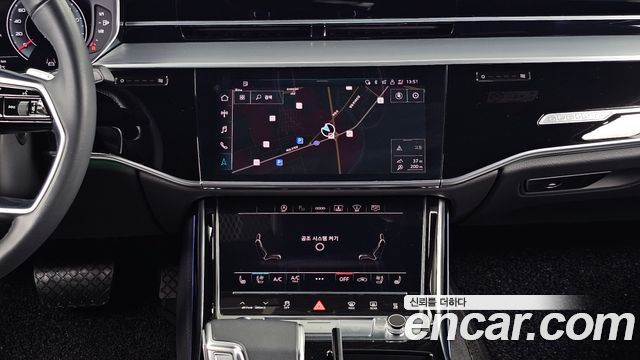 Audi A8 2021 — photo 20