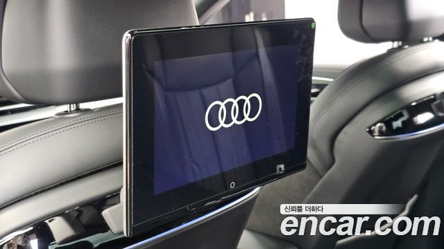 Audi A8 2021 — photo 24