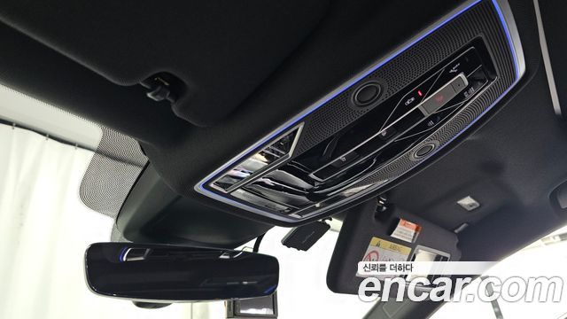 Audi A8 2021 — photo 29