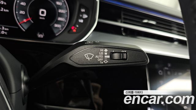 Audi A8 2021 — photo 37