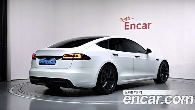Tesla Model S 2023 — photo 2