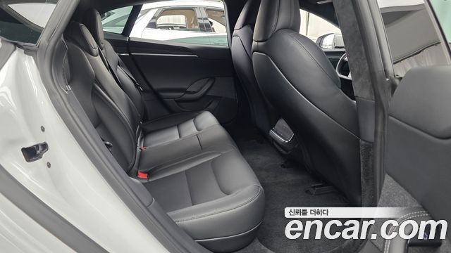 Tesla Model S 2023 — photo 17