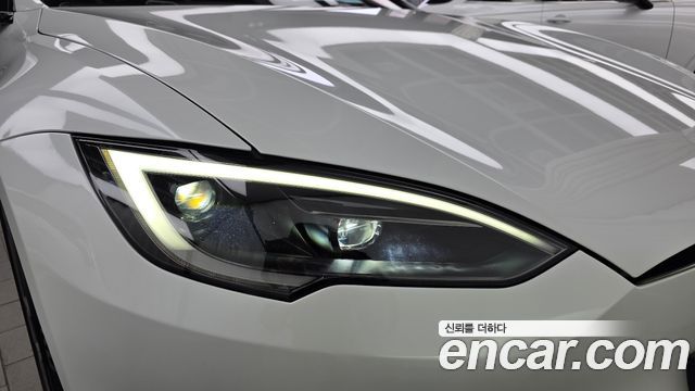 Tesla Model S 2023 — photo 8
