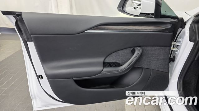 Tesla Model S 2023 — photo 14