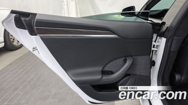 Tesla Model S 2023 — photo 15