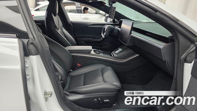 Tesla Model S 2023 — photo 16