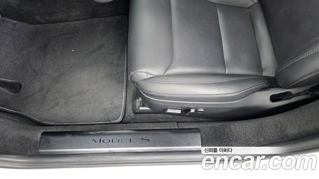 Tesla Model S 2023 — photo 31