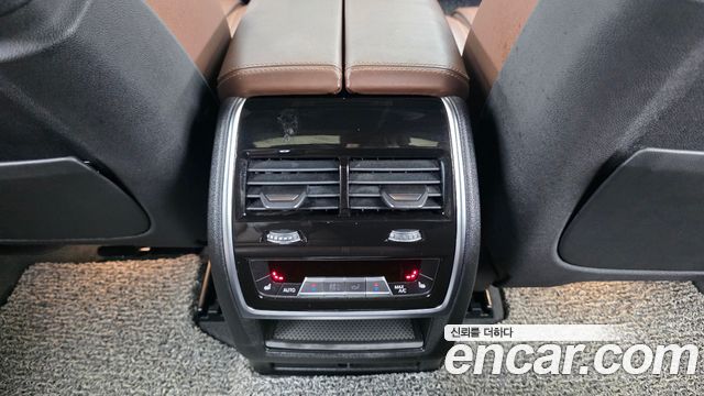 BMW X5 2019 — photo 24