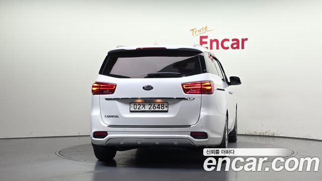 Kia Canival 2019 — photo 4