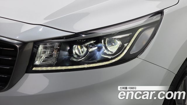 Kia Canival 2019 — photo 8