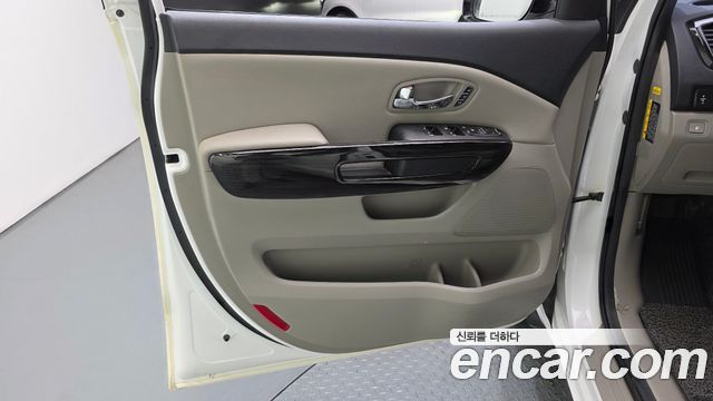 Kia Canival 2019 — photo 14