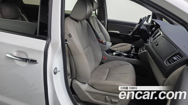 Kia Canival 2019 — photo 16