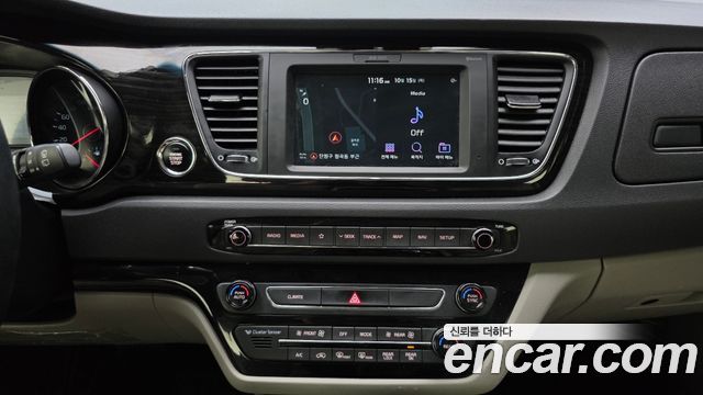 Kia Canival 2019 — photo 28