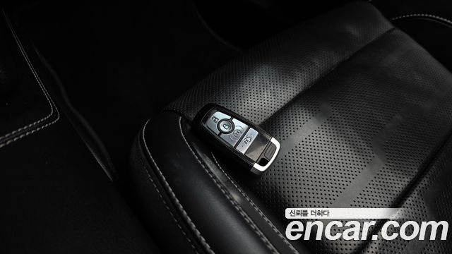 Ford Mustang 2019 — photo 21