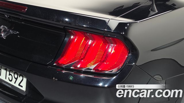 Ford Mustang 2019 — photo 9