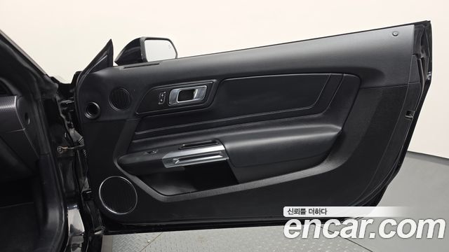 Ford Mustang 2019 — photo 15
