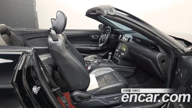 Ford Mustang 2019 — photo 16