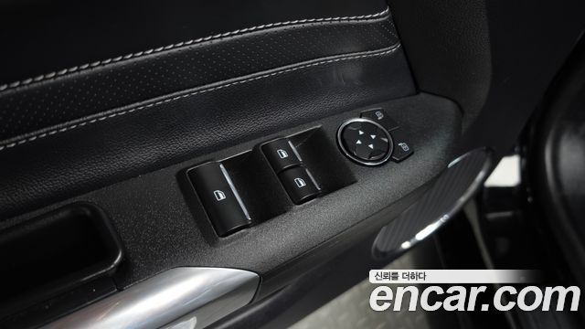 Ford Mustang 2019 — photo 29