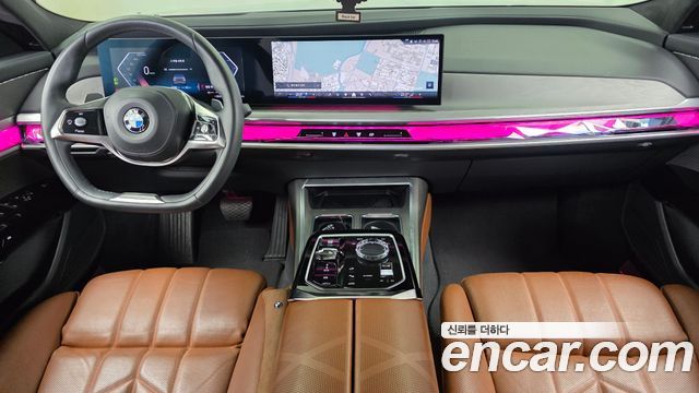 BMW 7-Series 2023 — photo 10