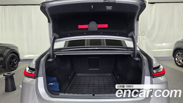 BMW 7-Series 2023 — photo 26