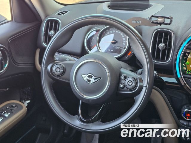 Mini Countryman 2019 — photo 11