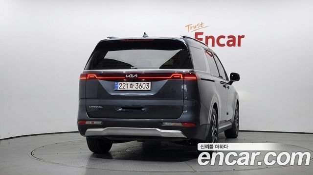 Kia Canival 2023 — photo 4