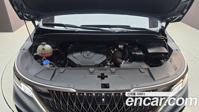 Kia Canival 2023 — photo 6