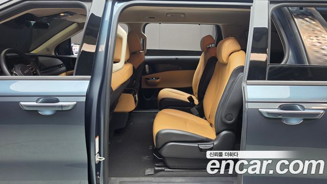 Kia Canival 2023 — photo 18