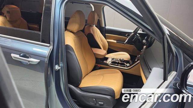 Kia Canival 2023 — photo 16