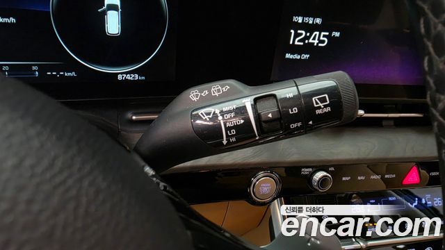 Kia Canival 2023 — photo 28
