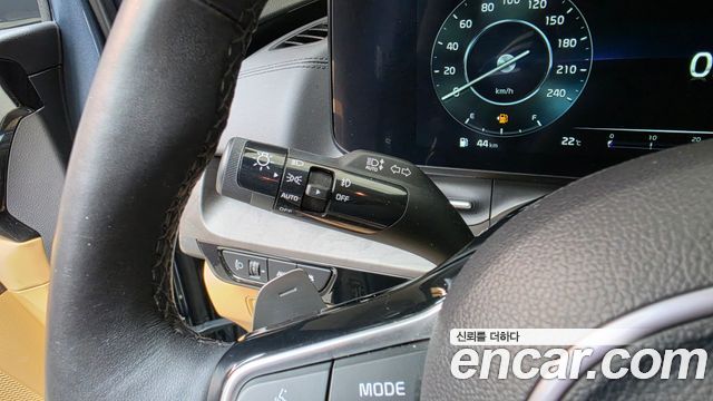 Kia Canival 2023 — photo 29
