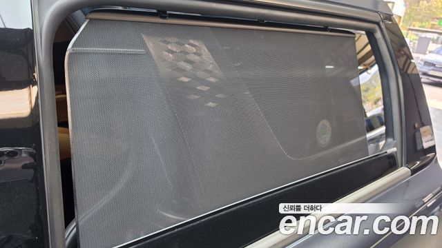 Kia Canival 2023 — photo 32