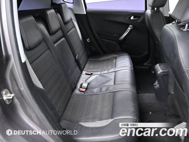 Peugeot 2008 2015 — photo 12