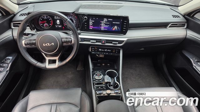 Kia K5 2023 — photo 10