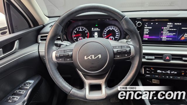 Kia K5 2023 — photo 19