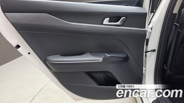 Kia K5 2023 — photo 15