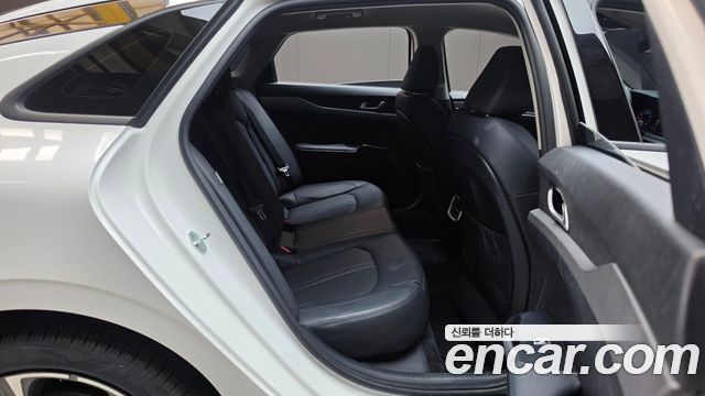 Kia K5 2023 — photo 17