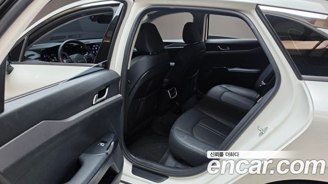 Kia K5 2023 — photo 18