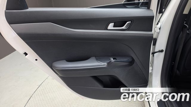 Kia K5 2023 — photo 15