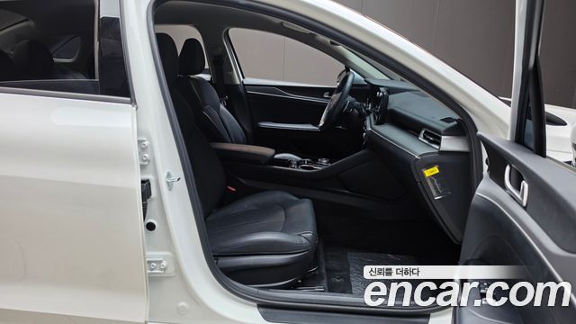 Kia K5 2023 — photo 16