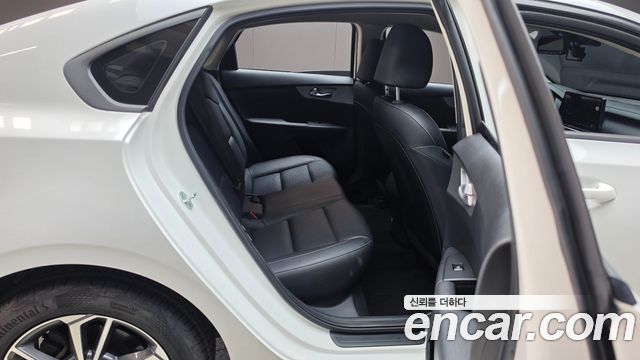 Kia K3 2022 — photo 17