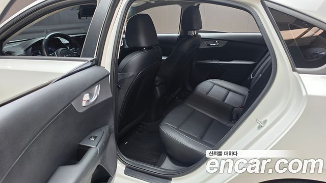 Kia K3 2022 — photo 18