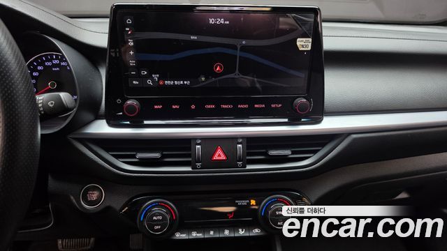 Kia K3 2022 — photo 20