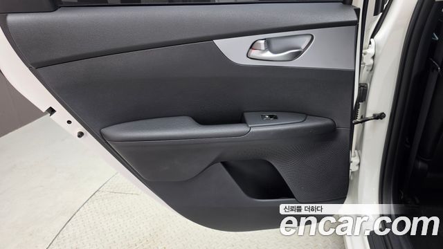 Kia K3 2022 — photo 15