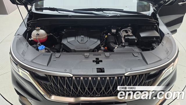 Kia Canival 2023 — photo 6
