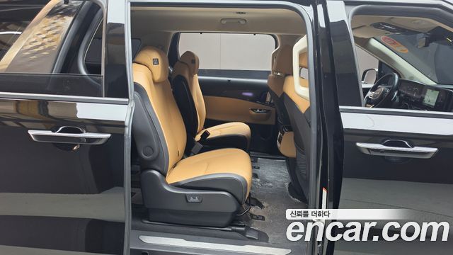 Kia Canival 2023 — photo 17
